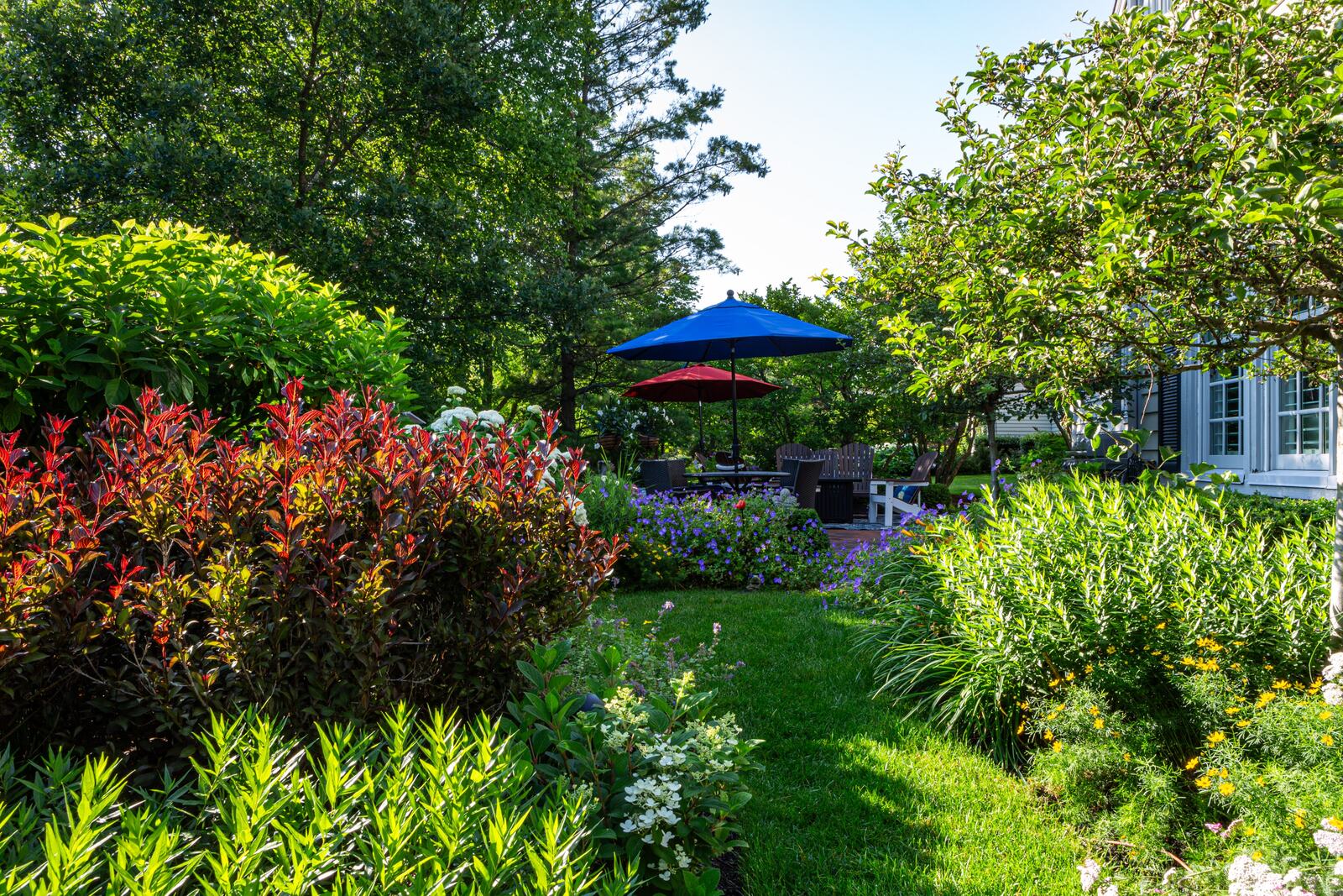 Landscape maintenance in Glenview, IL